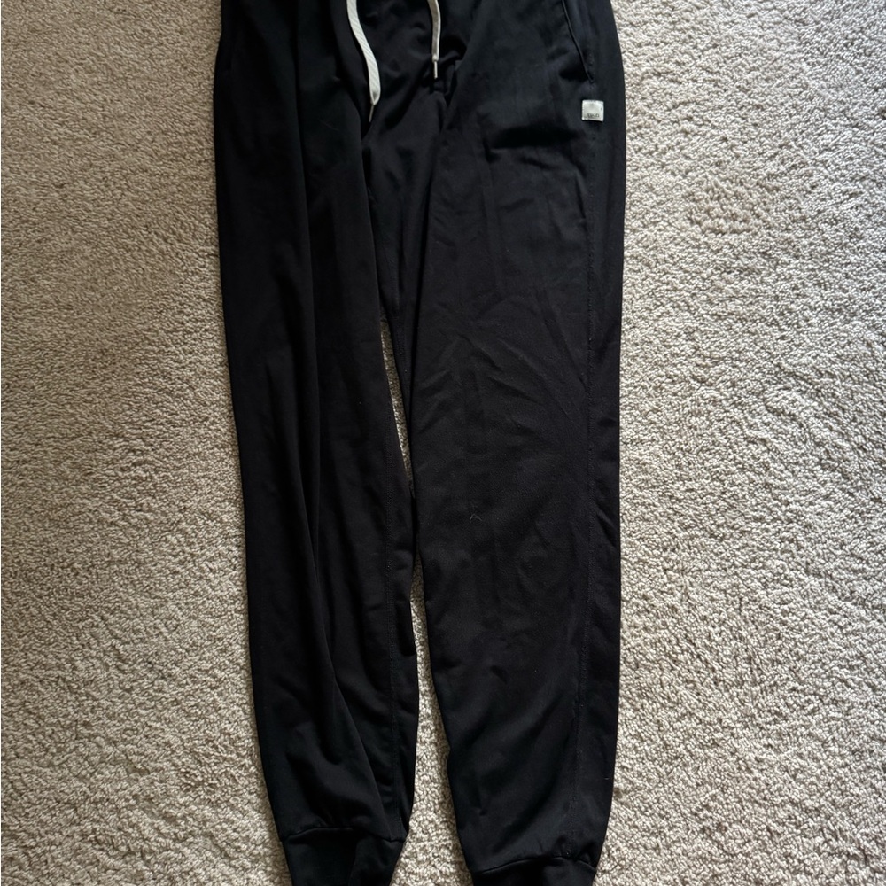 Vuori Black Ankle Joggers